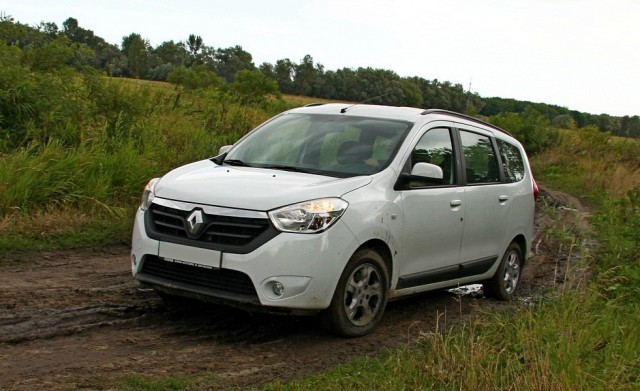 Племянник дяди Ларгуса: тест-драйв Renault Lodgy