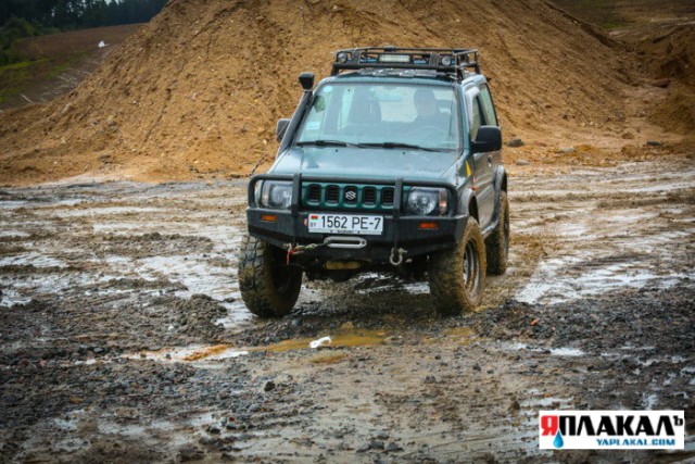 Suzuki Jimny: японский компромисс для водителя-экстремала-переделкина