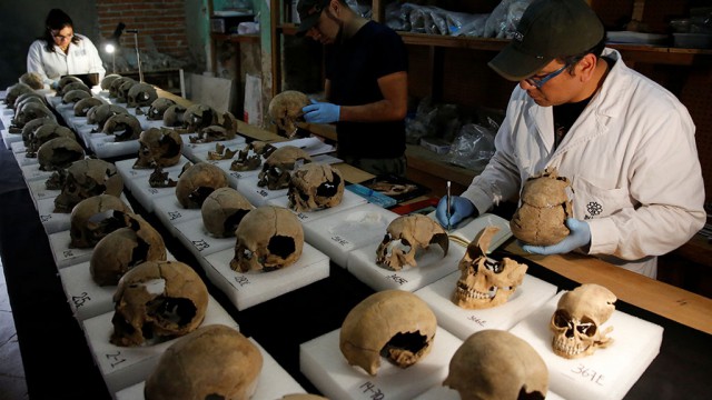 В Мехико под землей нашли башню из 650 черепов