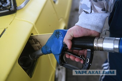 В Россию начали завозить дешевое топливо из-за рубежа
