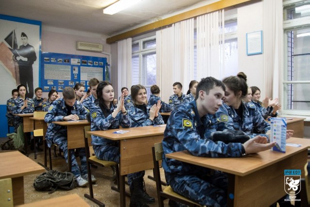 В Геленджике на базе шестой школы открылся... полицейский класс