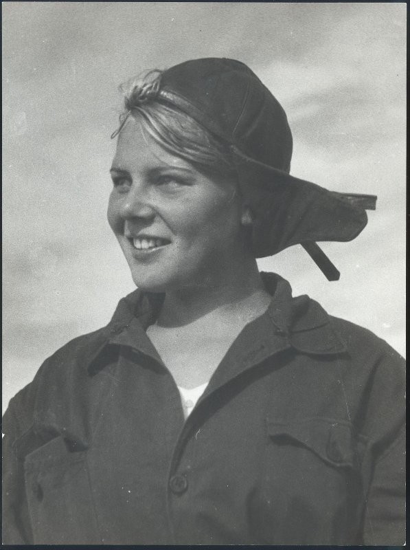 Комсомолки и просто красавицы