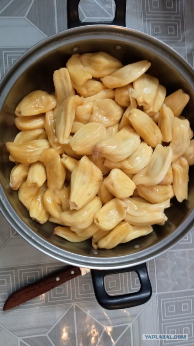 Необычный фрукт