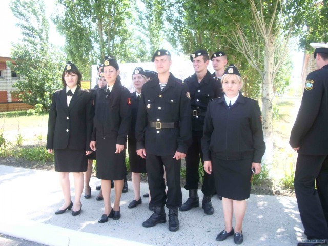 Наши девушки охраняют наш покой