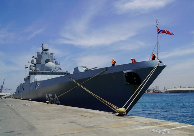 Российский фрегат в саудовском порту