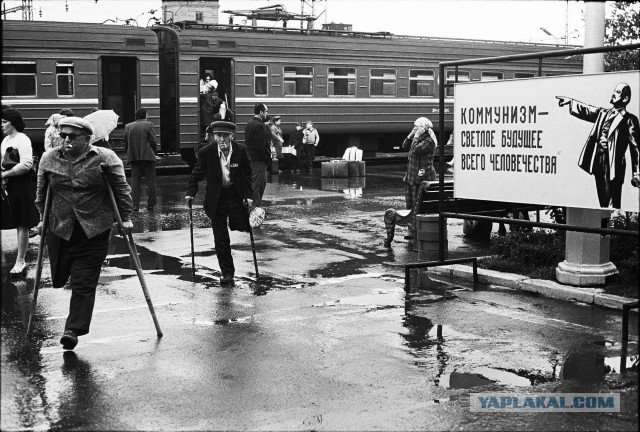 В глубокой Арктике наткнулись на заброшенную воинскую часть. Сведений в интернете нет