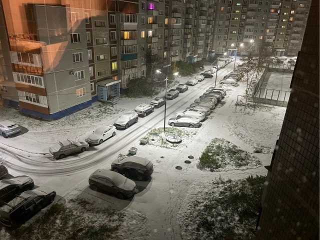 Первый снег в Иркутской области: в городе Бодайбо машины заносит на скользких дорогах, произошло уже несколько ДТП