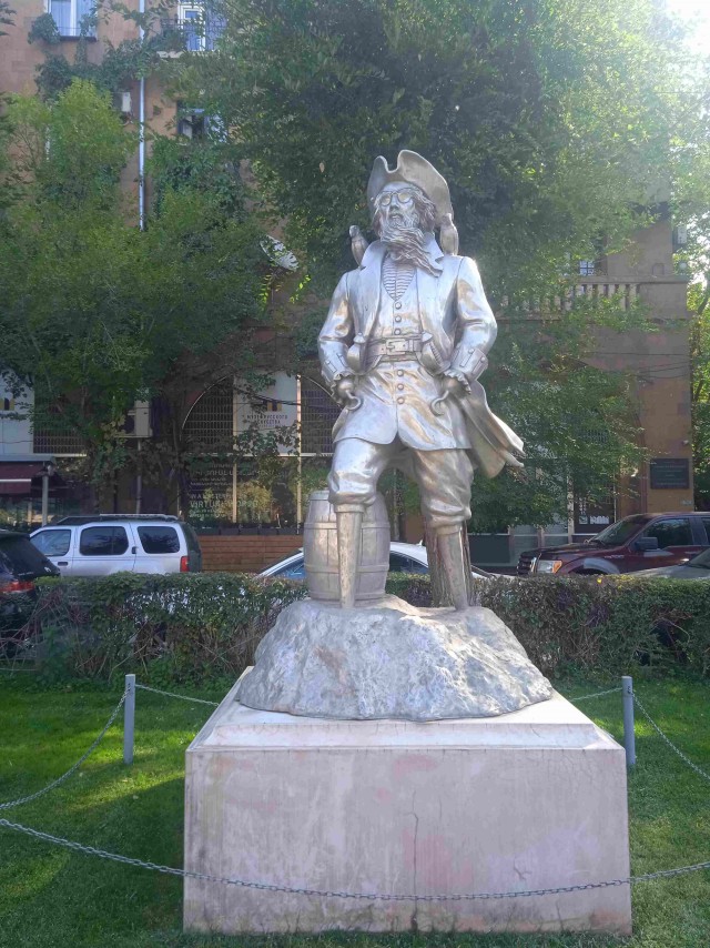 В Армению в октябре