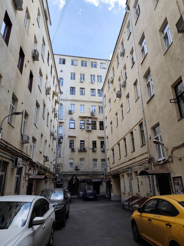 Шляюсь по Москве (задворки Тверской).