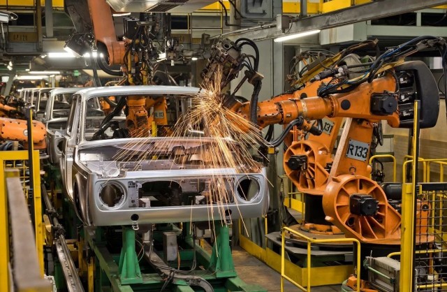 АВТОВАЗ возобновил работу после летнего отпуска - завод готовится к запуску производства кроссовера LADA Azimut