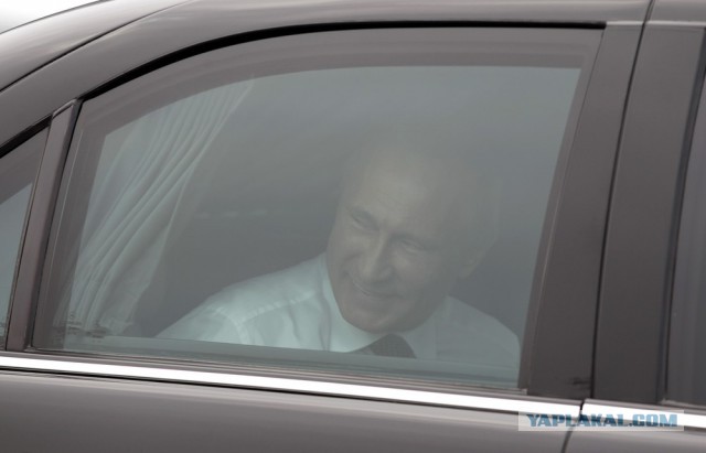 Рукопожатие Путина и Порошенко