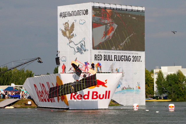 Red Bull Flugtag-2017 в Москве: День полётов и падений