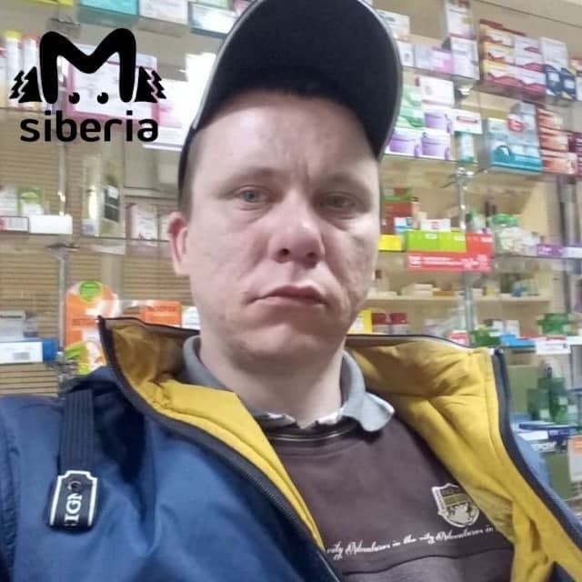 Житель Кемерова познакомился с женщиной в интернете и пошёл к ней в гости. В подъезде его избили и украли телефон