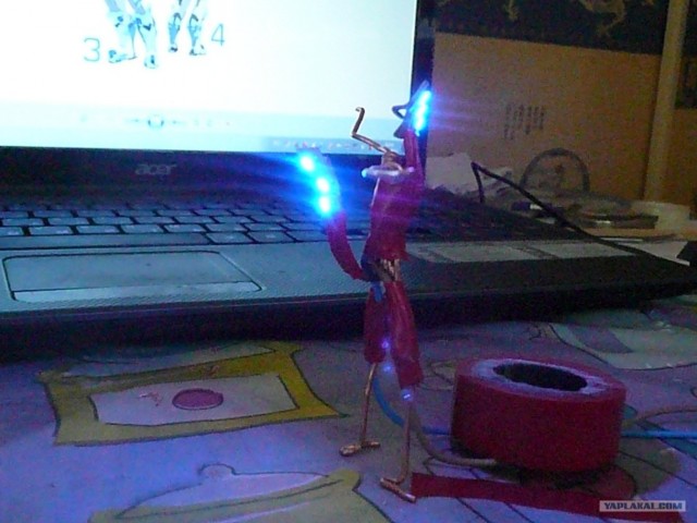 Айзек Кларк.