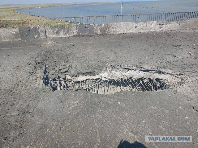 Рогов сообщил о ракетном ударе по Чонгарскому мосту