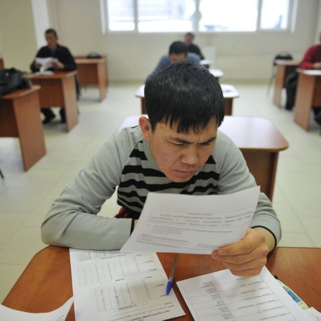 В тестах для мигрантов собираются сократить вопросы по истории и праву