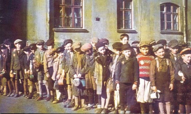 Фотографии второй мировой, многие цветные (фото)