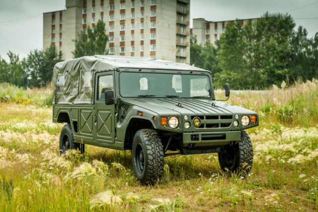 Нечасто встречающейся внедорожник - Toyota Mega Cruiser