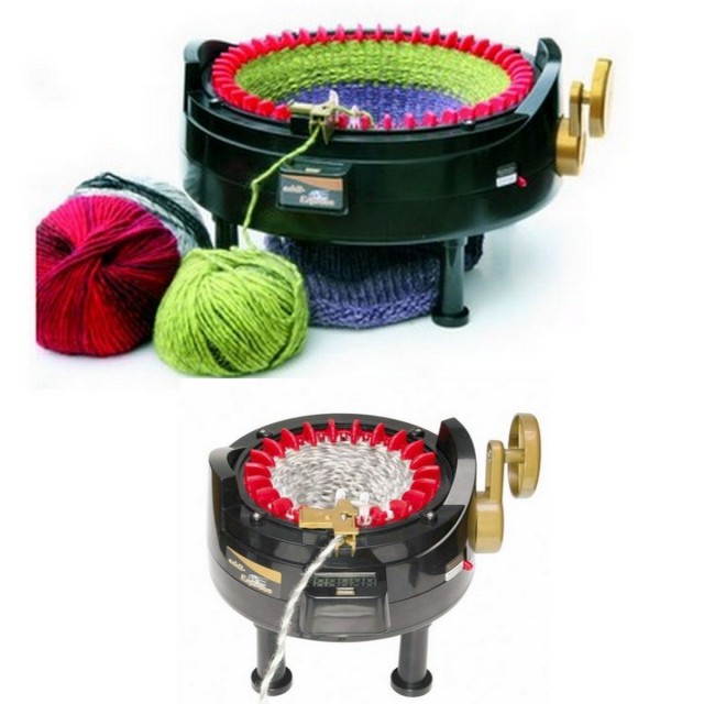 Как парень сделал вязальную машину, чтобы развлечь пассажиров в ожидании поезда