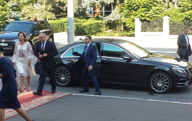 Президент Молдовы Майя Санду приехала на работу.