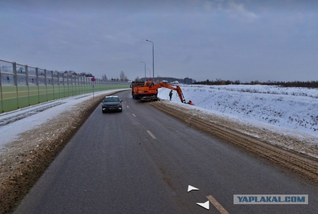 По дороге из Щербинки в Балашиху утонул автомобиль