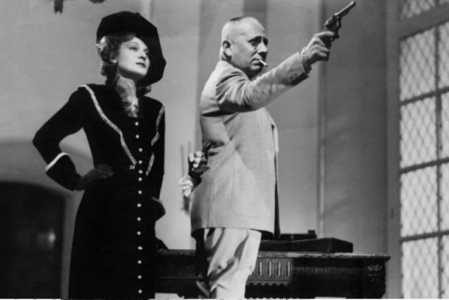 50 клиентов в день, позорные болезни и побои. Как падшая женщина стала национальной героиней Франции