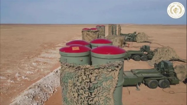 Алжир впервые показал российские С-400