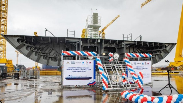 Россия построила свой первый газовоз арктического класса "Алексей Косыгин"
