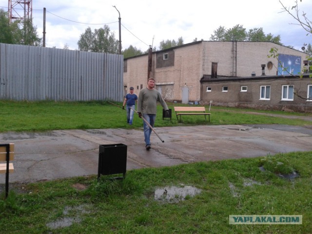 Мегарукажопим спортивную площадку.