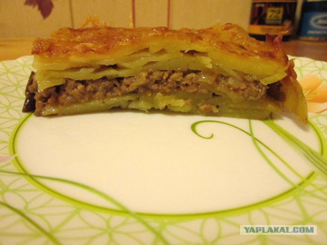 Картофельная запеканка с начинкой.