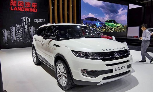 Представлен Range Rover нового поколения: дизайн стал «чище», шасси — более прочным