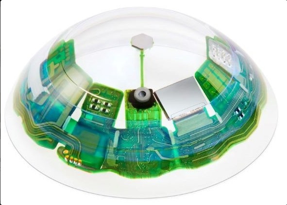 Первую в мире контактную линзу с AR-дисплеем показали в работе