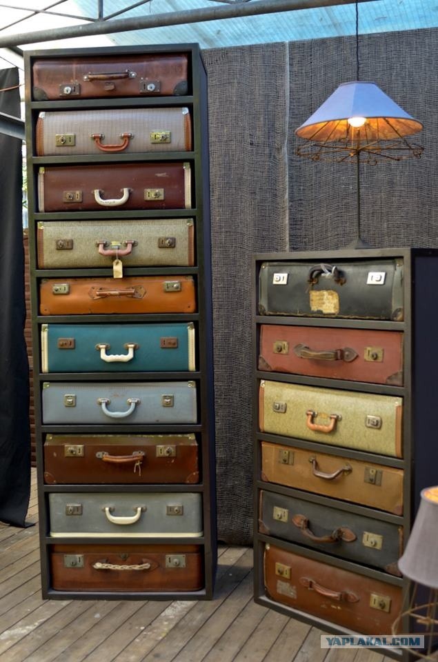 Комод из чемоданов