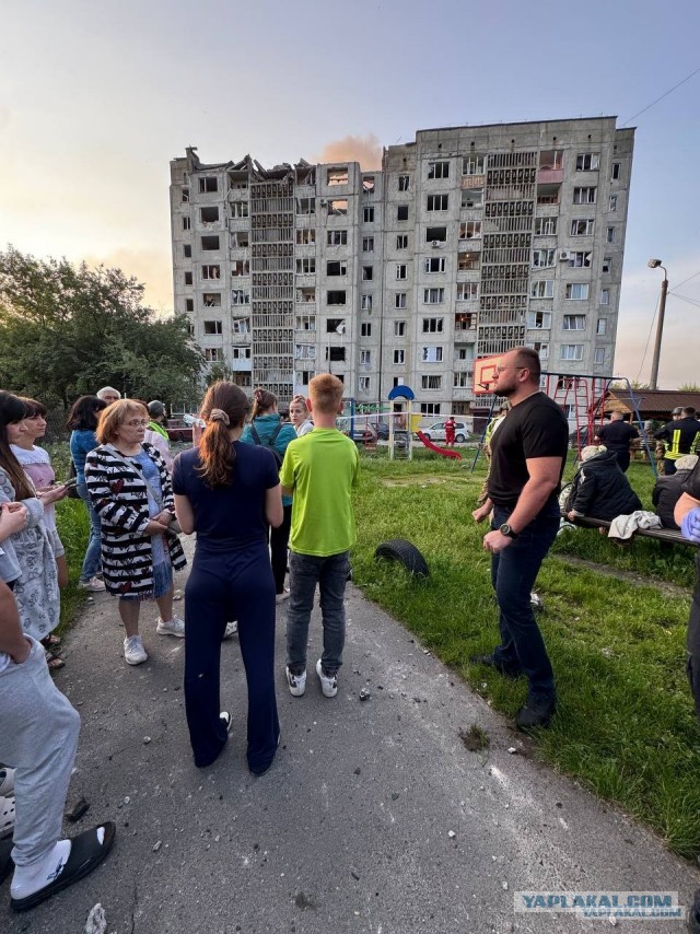Кадры прилета трёх российских крылатых ракет по Луцку