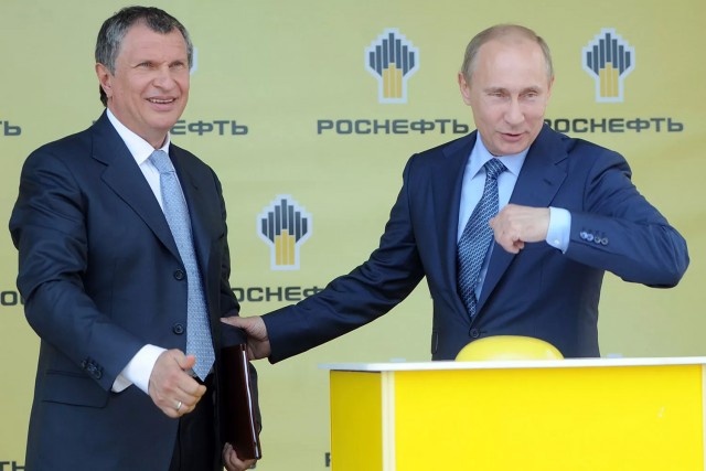 Индия резко снизила налоги на бензин и дизель