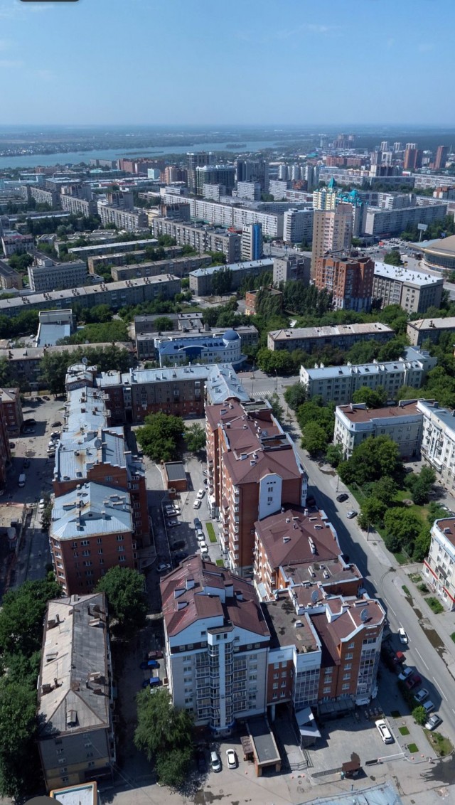 В центре Новосибирска , атмосфера праздники и нового года !