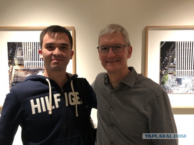 Тим Кук покинул пост главы Apple