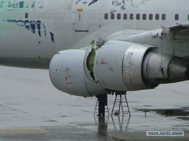 Выгрузка грузового  Боинга-747F