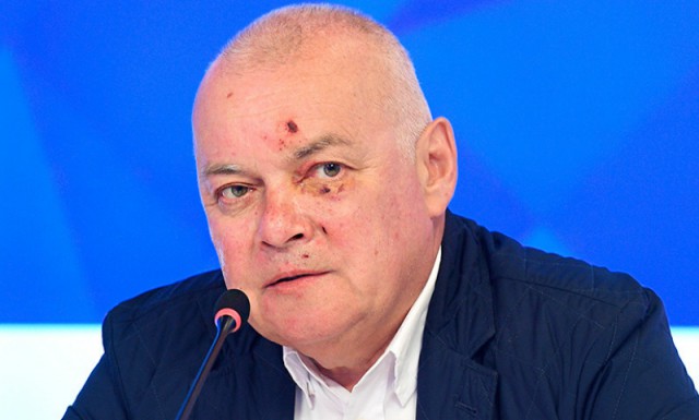 Большинство знаменитостей и влиятельных людей имеют «Черный глаз» — знак иллюминатов, продавших душу Сатане