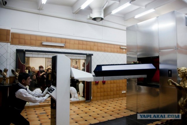 В Тульской области цыганва обнесла погост после православного праздника