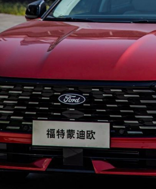 Новый Ford Mondeo 2026: В салоне — 1,1-метровый 4K-дисплей и медиасистема на базе SoC Qualcomm 8155