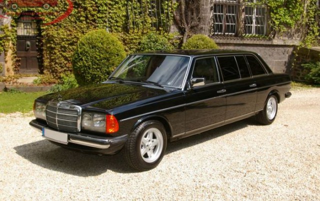 Mercedes W123 32-летний.