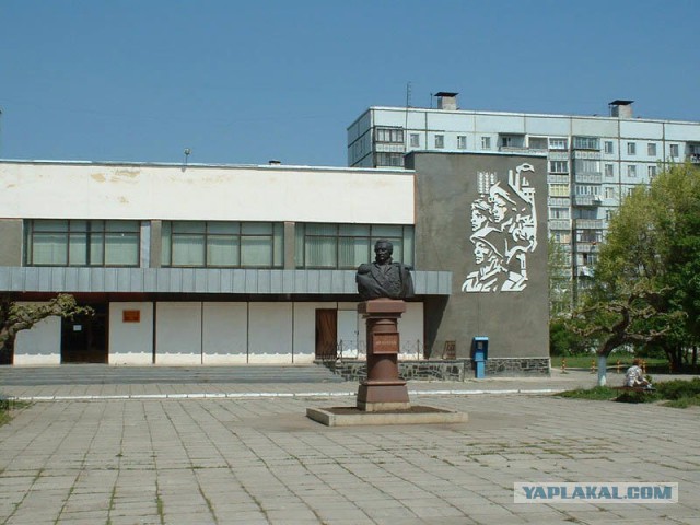 На Западной Украине снесён памятник Кутузову