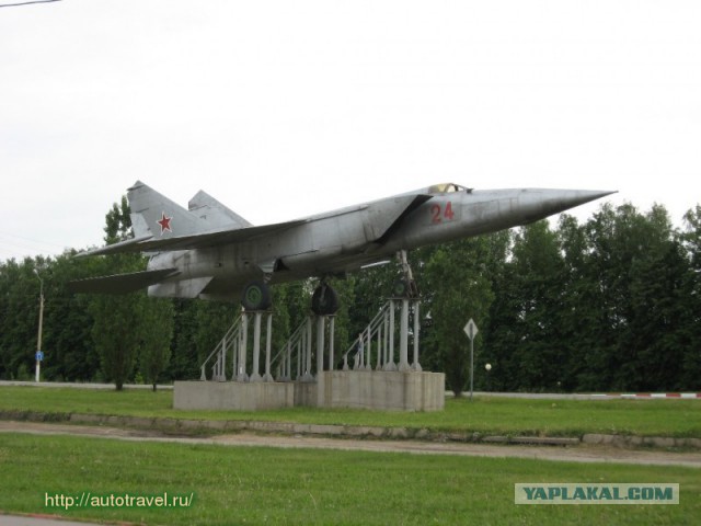 20 самых интересных авиапамятников