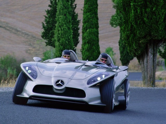 Mercedes F400 Carving Concept