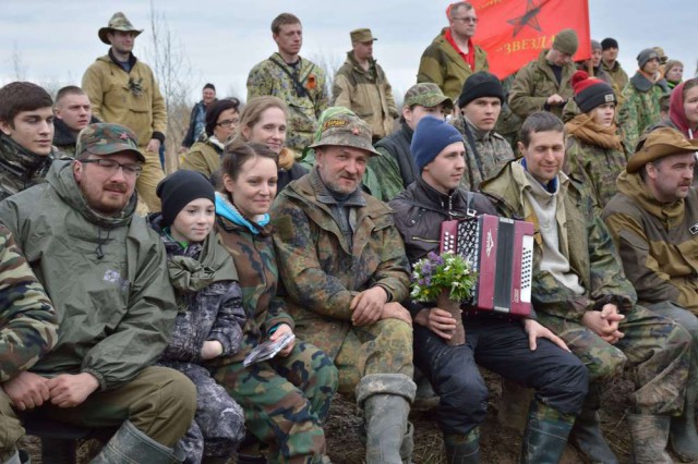Четыре ящика с документами РККА и Боевое Знамя части обнаружено в Новгородской области
