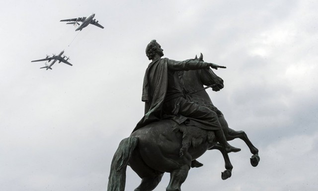 Лучшие фотографии с парада в Петербурге ко Дню ВМФ