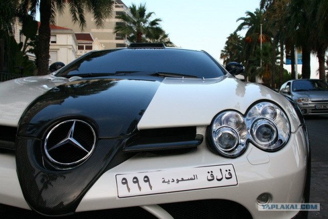 Позолоченный Ferrari