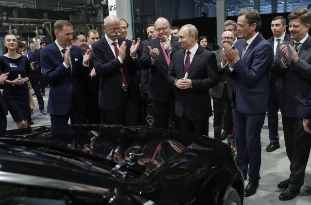 Они думают, что это очень патриотично...