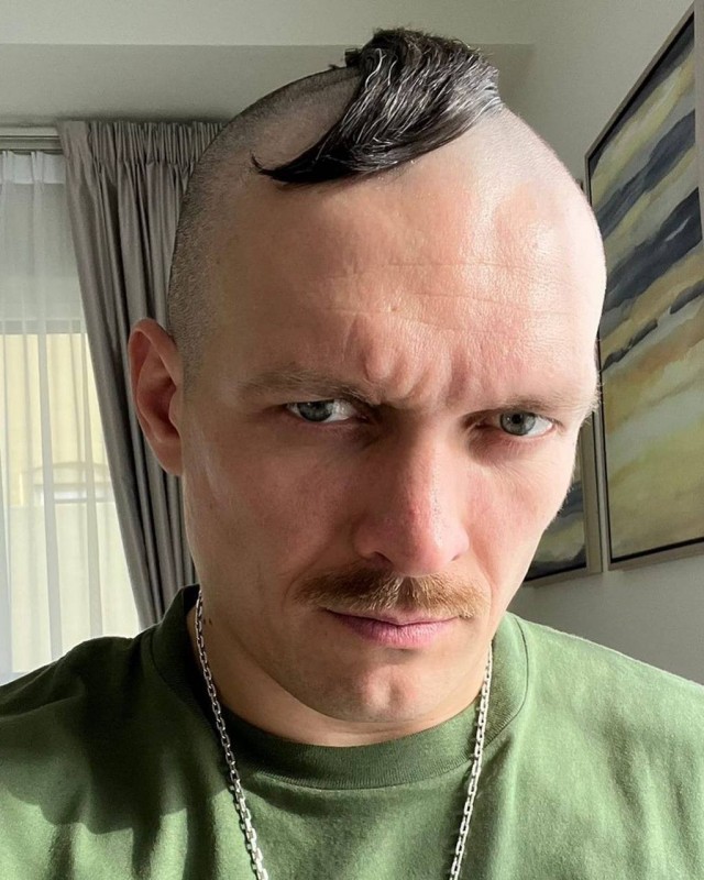 Усик с новым прикидом